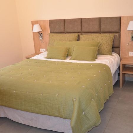 Residence Giovanello Porto Pollo Kültér fotó