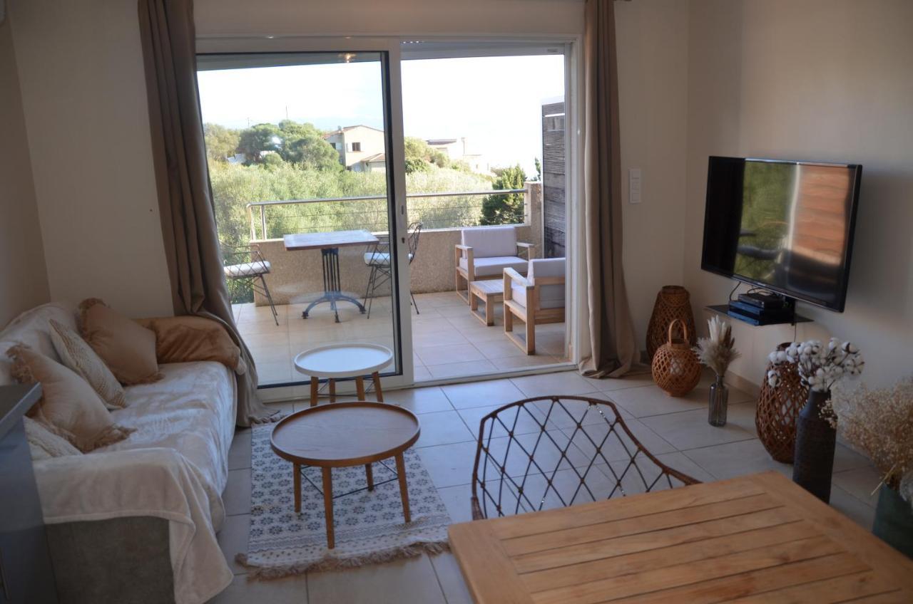 Residence Giovanello Porto Pollo Kültér fotó