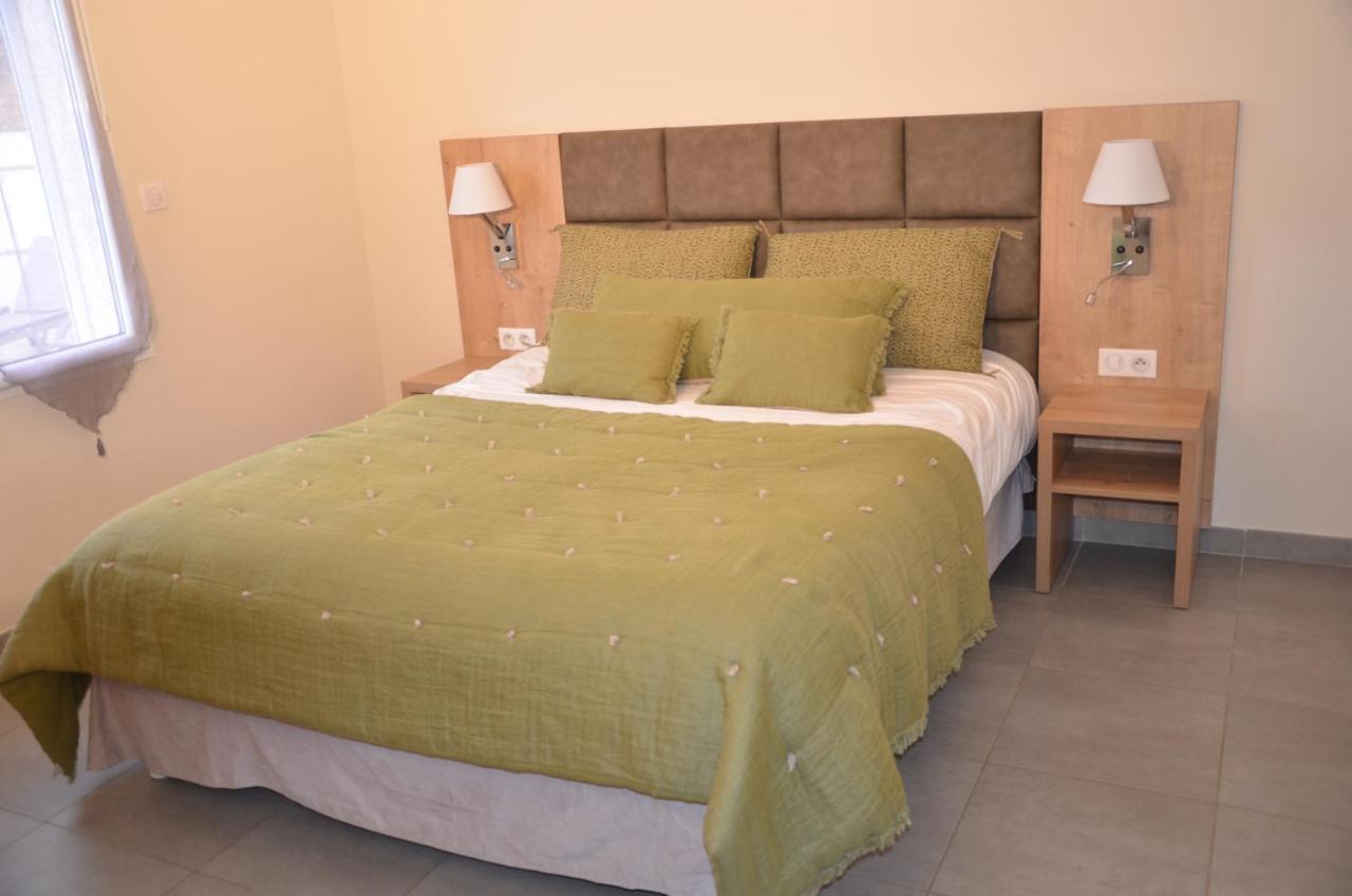 Residence Giovanello Porto Pollo Kültér fotó