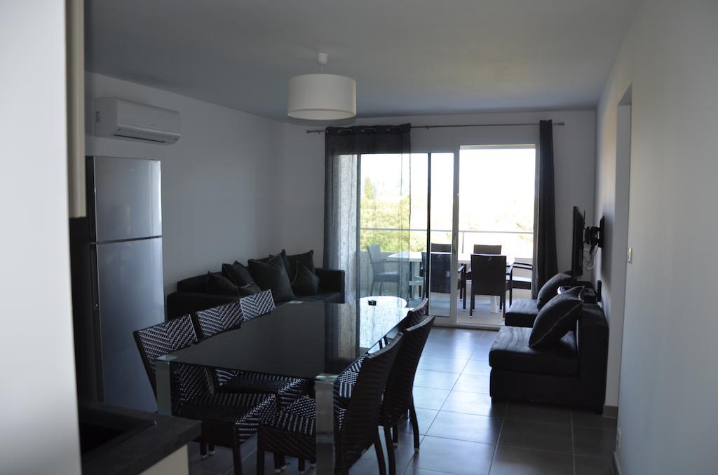 Residence Giovanello Porto Pollo Kültér fotó